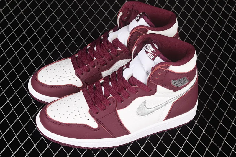 All categories Air Jordan Jordan series basketball shoes Air Jordan 1 High pure original version Air Jordan 1 Retro High OG "Bordeaux" AJ1 Joe 1 Bordeaux burgundy high-top basketball shoes 555088-611
